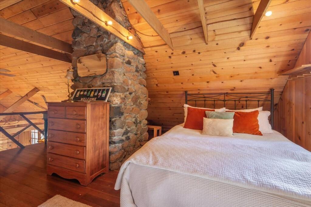 Coziest Cabin In Tahoe W Stone Fireplace Comfy Beds Close To Slopes & Lake Carnelian Bay Dış mekan fotoğraf
